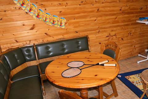 Zusammen in der Spielhütte